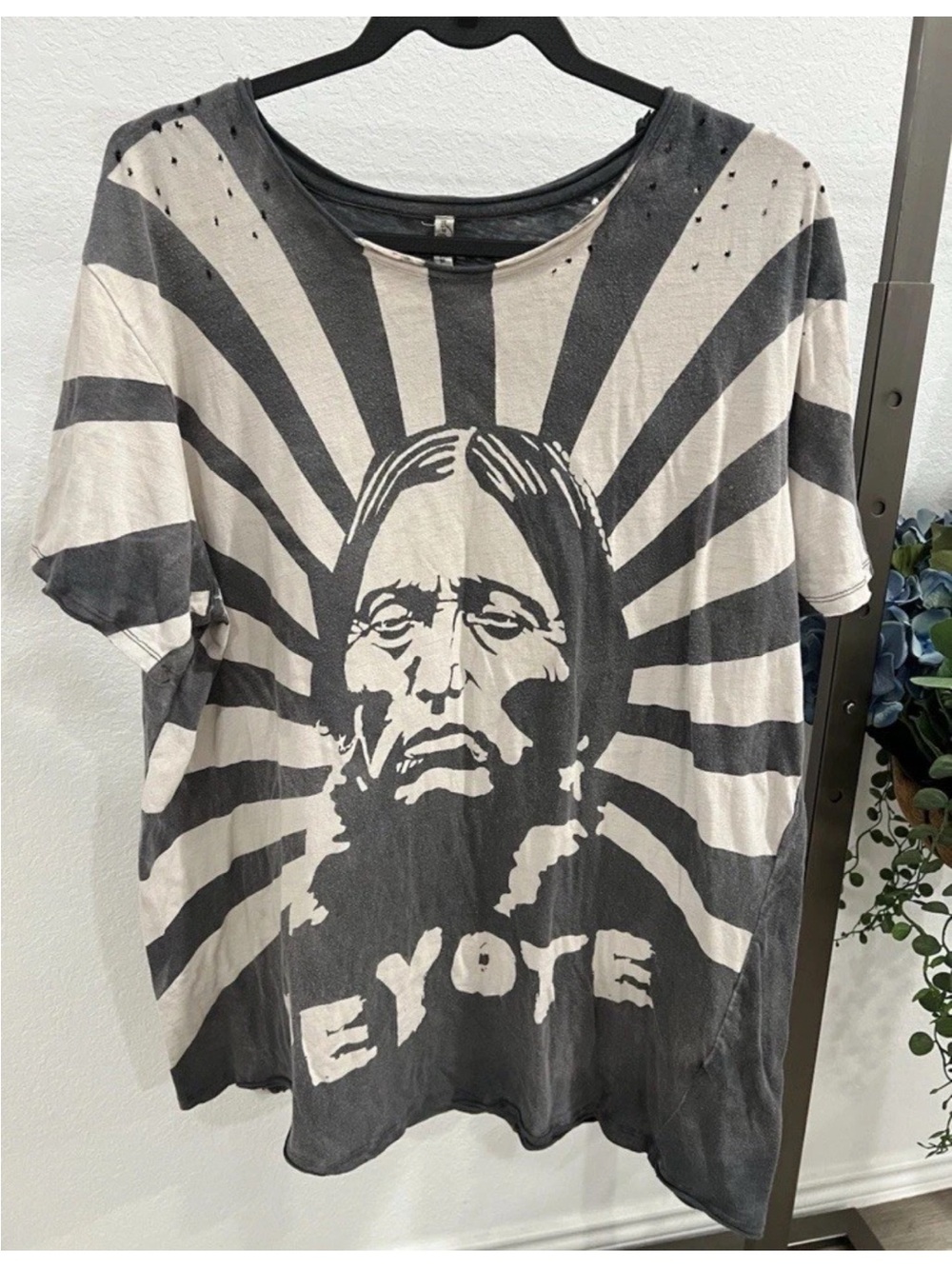 Magnolia Pearl Black and Cream 'Coyote' Graphic Tee
